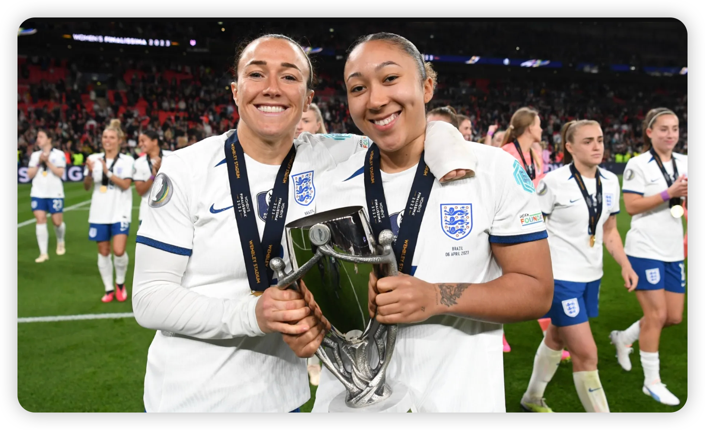 Coaching Excellence: Wiegman and Hayes in the Running