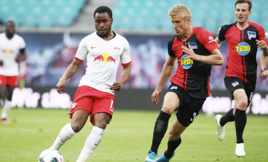 The Turning Point: A Red Card and a Howler